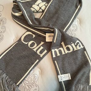 Brand new soft Columbia scarf